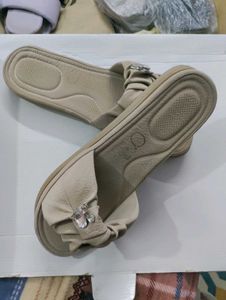 stone leather flipflop