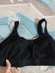 FOOTA Black Sports Bra