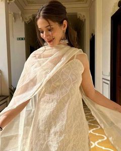 Cotton Blend Kurta Dupatta Set With Pants