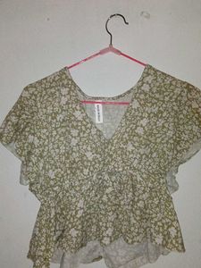 Floral Print Ruffle Top