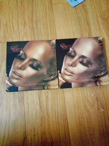 😍😍3D HIGHLIGHTER PALETTE