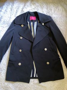 Chic Black Double-Breasted Peacoat