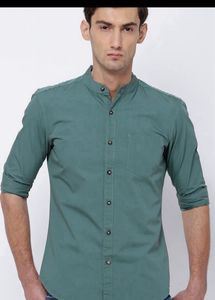 HIGHLANDER Men Green Slim FitCasualShirt