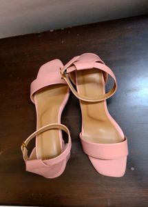 Women Pink Block Heel Strappy Buckle Sandali