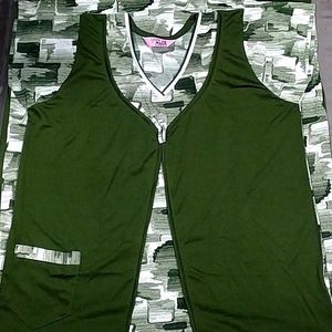 Green &#39;Lady of Walk&#39; Nightgown
