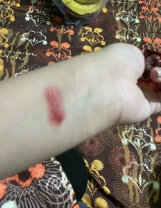 SWISS BEAUTY LIP TINT AND LA GIRL PRIMER