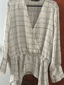 OG zara basics Top in size L