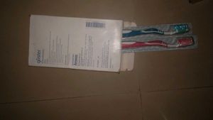 Amway Glister Toothbrush Set