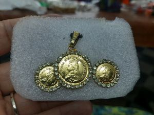 Victoria Pendant And Earrings