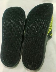 Oofoam Flip Flops Slippers