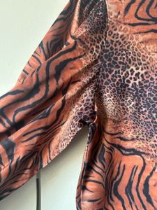 Shein Brand Tiger Print Crop Top With Puff Sleeves