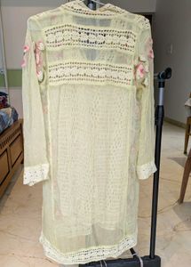 Floral Embroidered 2 Piece Kurta