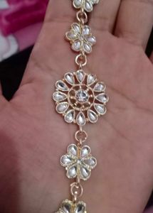 Floral matha patti