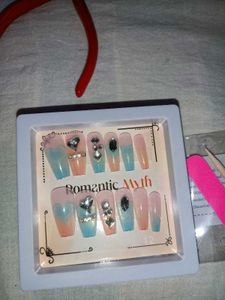 Romantic Myth Press-On Nails