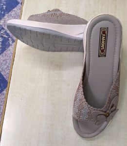 Famous Heel Slipper, Size 39