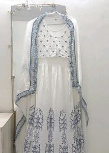 Elegant White Kurta And Dupatta Set
