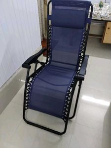 New Amazon Basic Folding Lounge Chair With Pillow