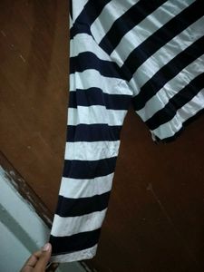 H&amp;M Striped Long Sleeve Crop Top