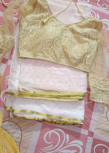 Saree With Redimade Blause
