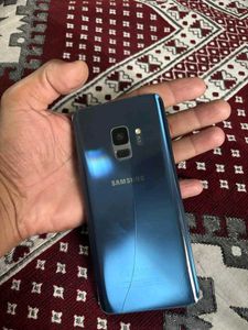 Samsung S9 Curve Display...