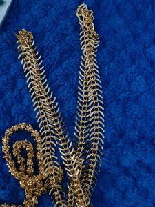 Set Of 2 Chains, Earrings And Maang Tika