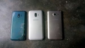 3 Samsung Mobiles