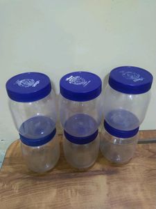 6 Plastic Storage Containers