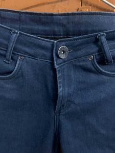 SKINNY NAVY BLUE JEANS