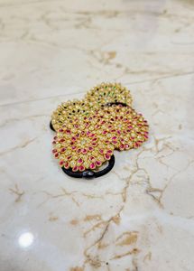 middle clip 200/-,hair tie 50, side clips 60 pair