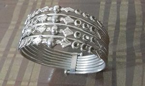 Silver Tone Bangle Set