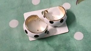 A PAIR OF KOREAN STYLE EARINGS