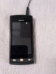 Nokia 500 + Original Battery + 2 Extra Back Cover