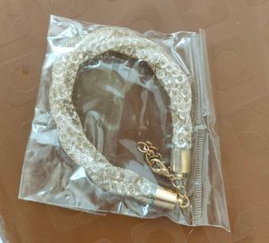 Golden Bracelet With Shimmering Diamonds Accents