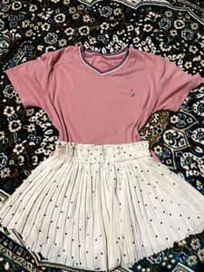 Women V T-shirt With Shorts Skirt Combo