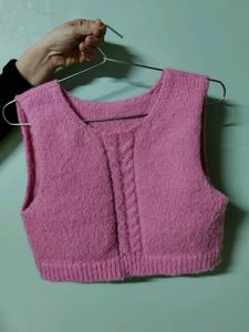 Huge Discount. Cropped Woollen Vest 🌸✨