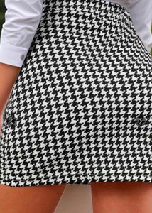 ✨Houndstooth Mini Skirt✨