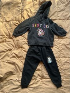 H&amp;M Kids' "Best Sis" Sweatshirt with free lowers