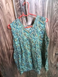 Paisley Print Sleeveless turtoise short kurti