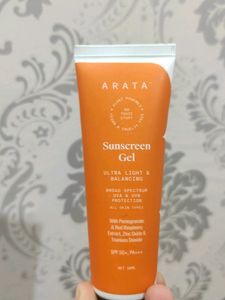 Arata Sunscreen Gel SPF 50 PA+++