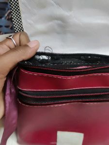 Sling Bag 🛍️