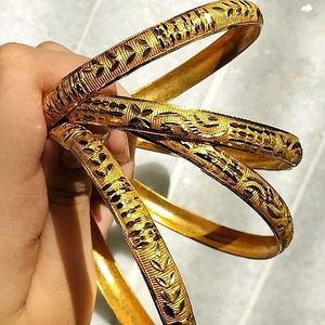 GOLD PLATED MATTE BANGLES(4)