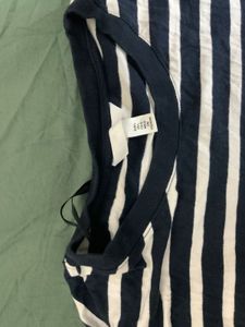 H&amp;M Blue Striped Tee