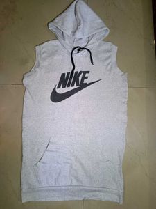 grey sleevless nike hoodie