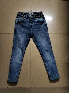 skinny blue women jeans... size 28...