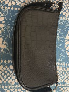H&M Black Shoulder Bag