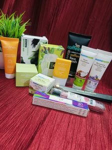 Skincare And Makeup Kit Of 12