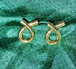 Vintage Gold Tone Ribbon Earrings