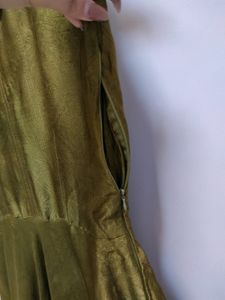 A Perfect Mehndi Outfit