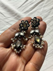 Amrapali silver Earrings With Pearls