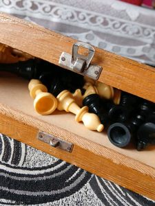 Foldable Wooden Chess Board With 32 Pawns